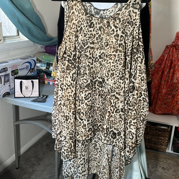 Absolutely beautiful leopard cover up - dress - high low - so many options - Picture 2 of 6